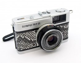 Olympus Trip 35, Bergundy Snakeskin, New Seals #9943