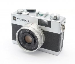 Yashica Electro 35 MC, 40mm F2.8 Yashinon-DX #11160