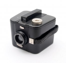 Kodak Six-20 Bull's Eye Bakelite Camera, Mint - #11161