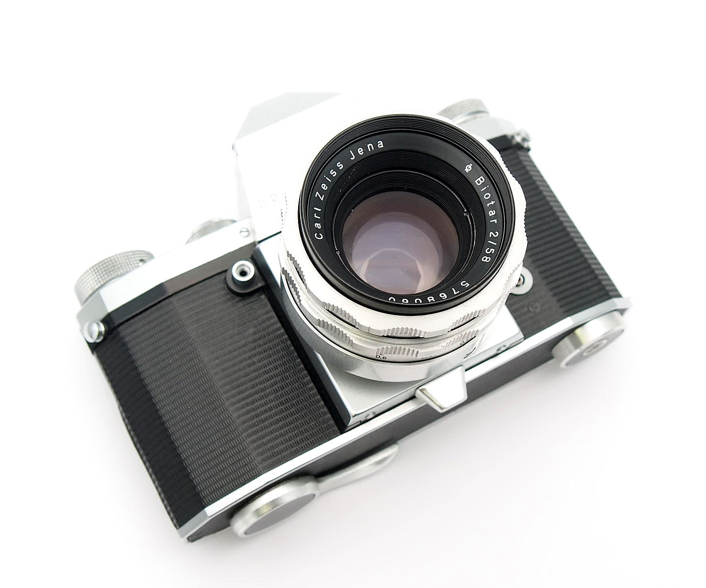 Praktica VF 35mm SLR with 58mm F2 Biotar #10596