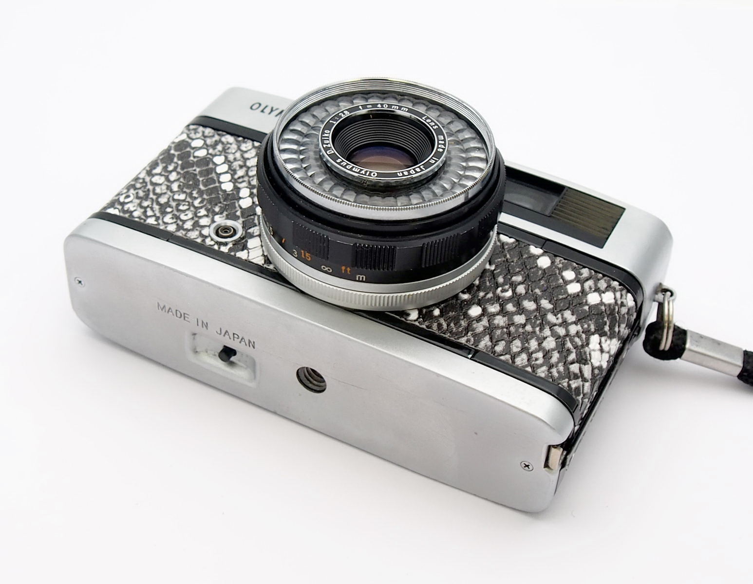 Olympus Trip 35, Bergundy Snakeskin, New Seals #9943