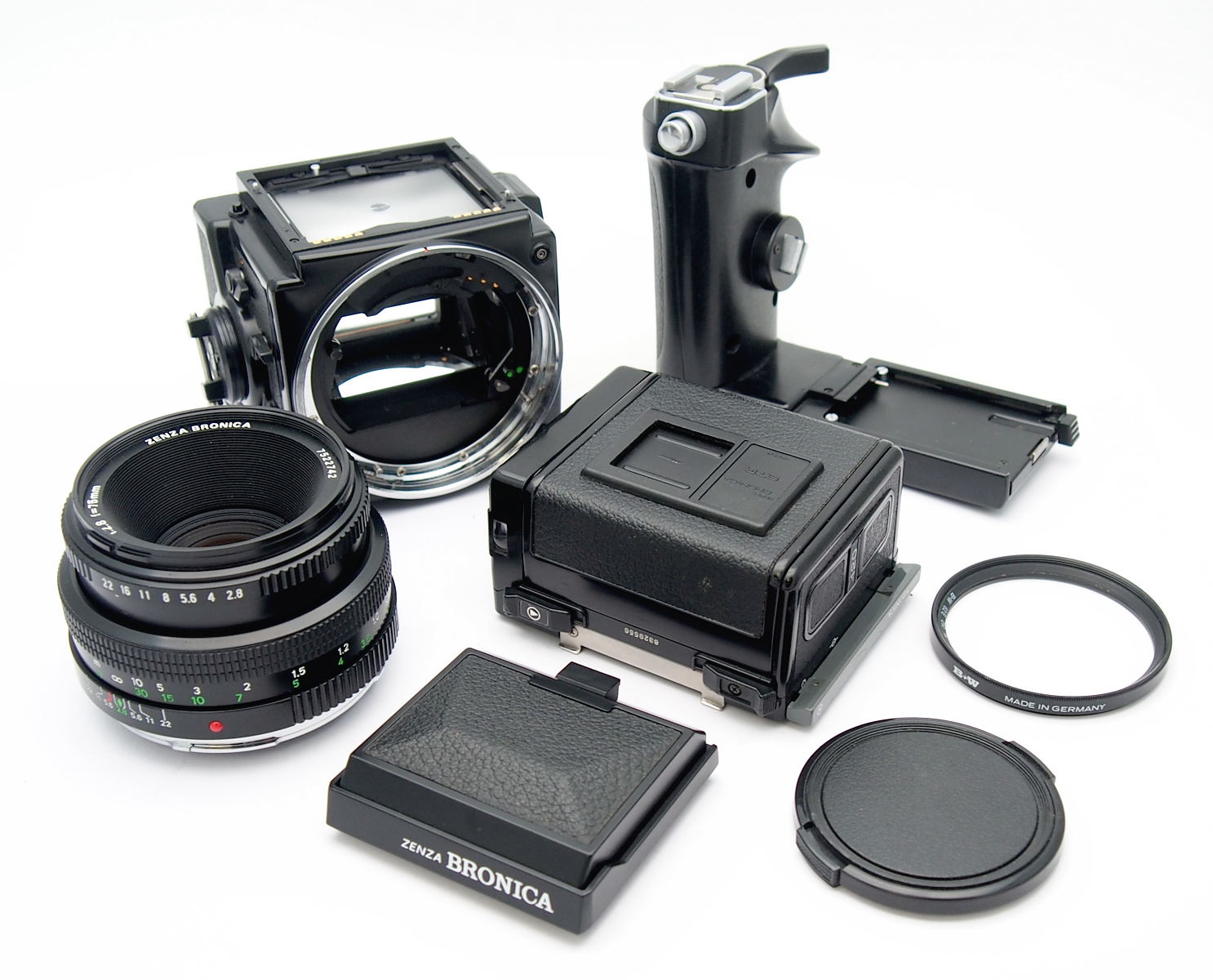 Bronica ETRS/i with 75mm F2.8 PE, WLF, 120 Back + Grip #10831