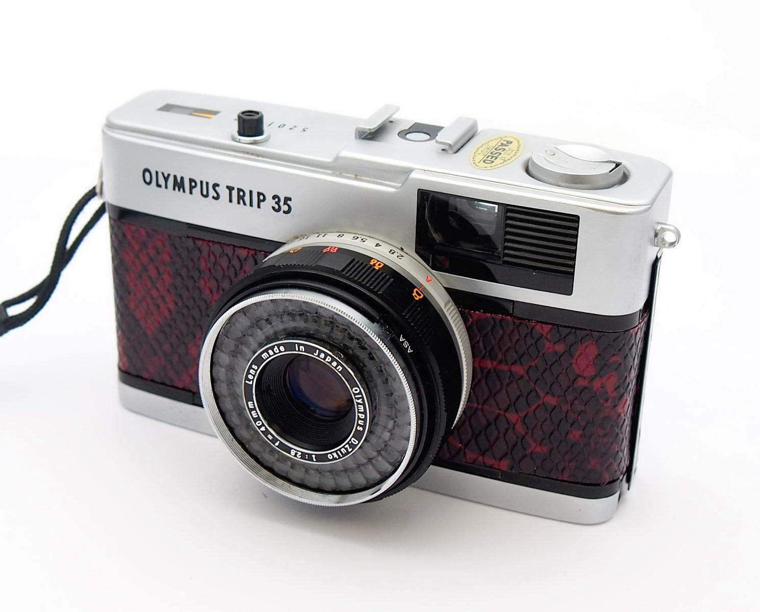 Olympus Trip 35, Red Snakeskin, New Seals #9942