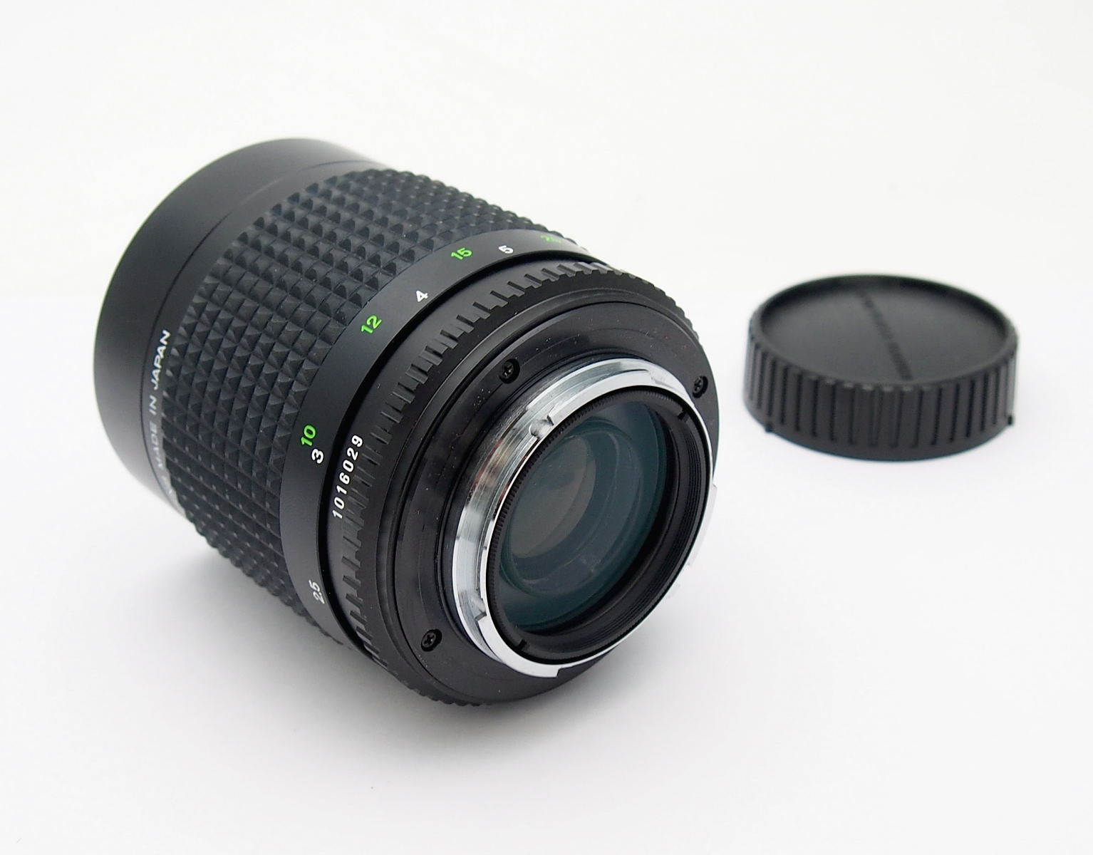 Minolta MD 250mm F5.6 Mirror Lens with Caps and Hood #10818