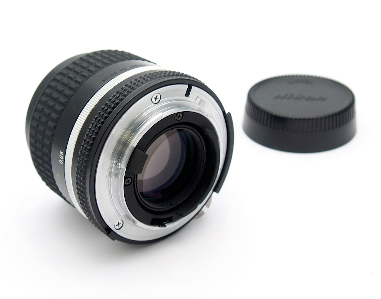 Nikon Nikkor 85mm F2 Ais, Filter & Hood, Mint & Boxed #10852