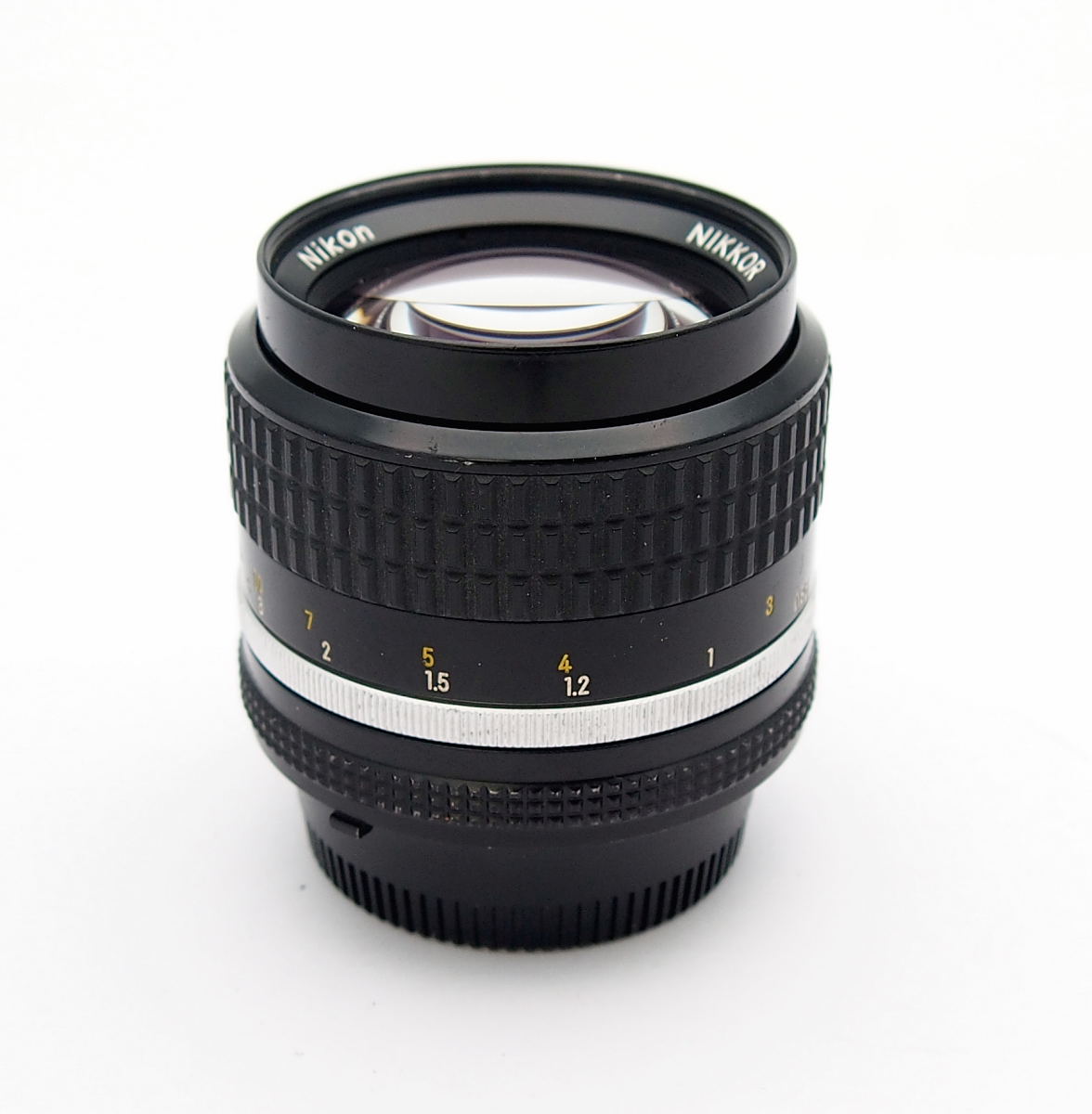 Nikon 85mm F2 Ais Lens #10978