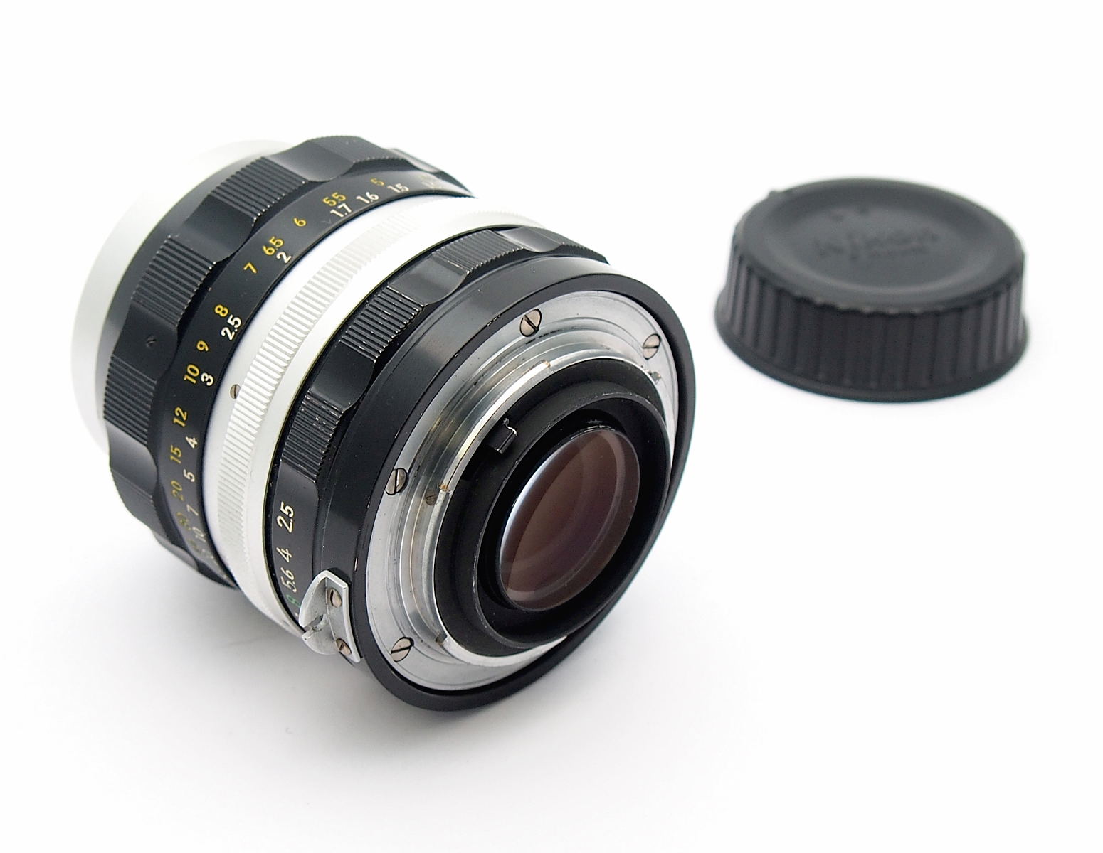 Nikon 105mm F2.5 Nikkor-P Pre-Ai Lens #10429