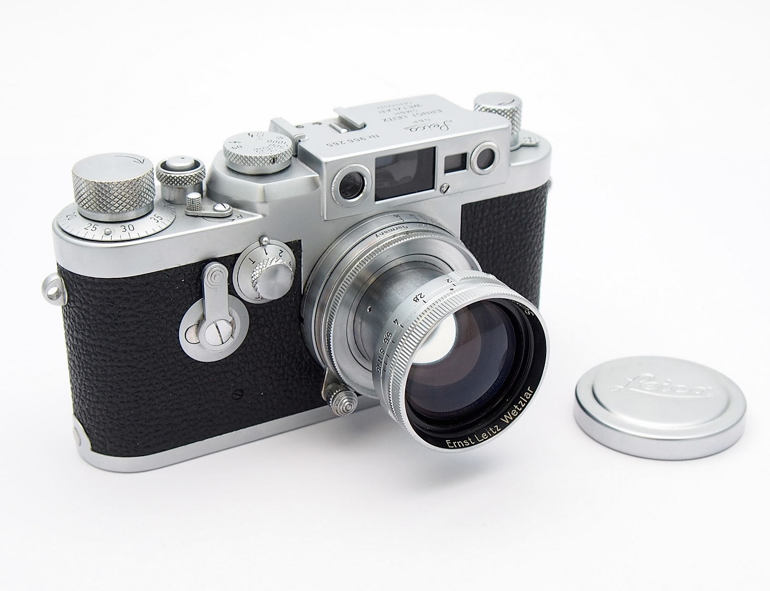 Leica 111G with 50mm F2 Summitar #10600