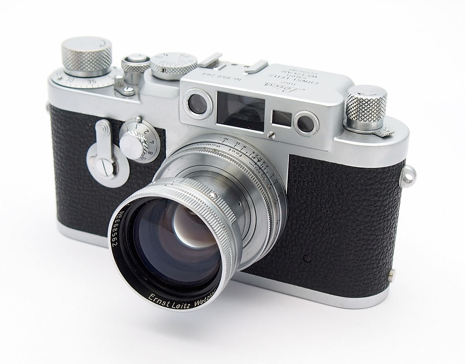 Leica 111G with 50mm F2 Summitar #10600
