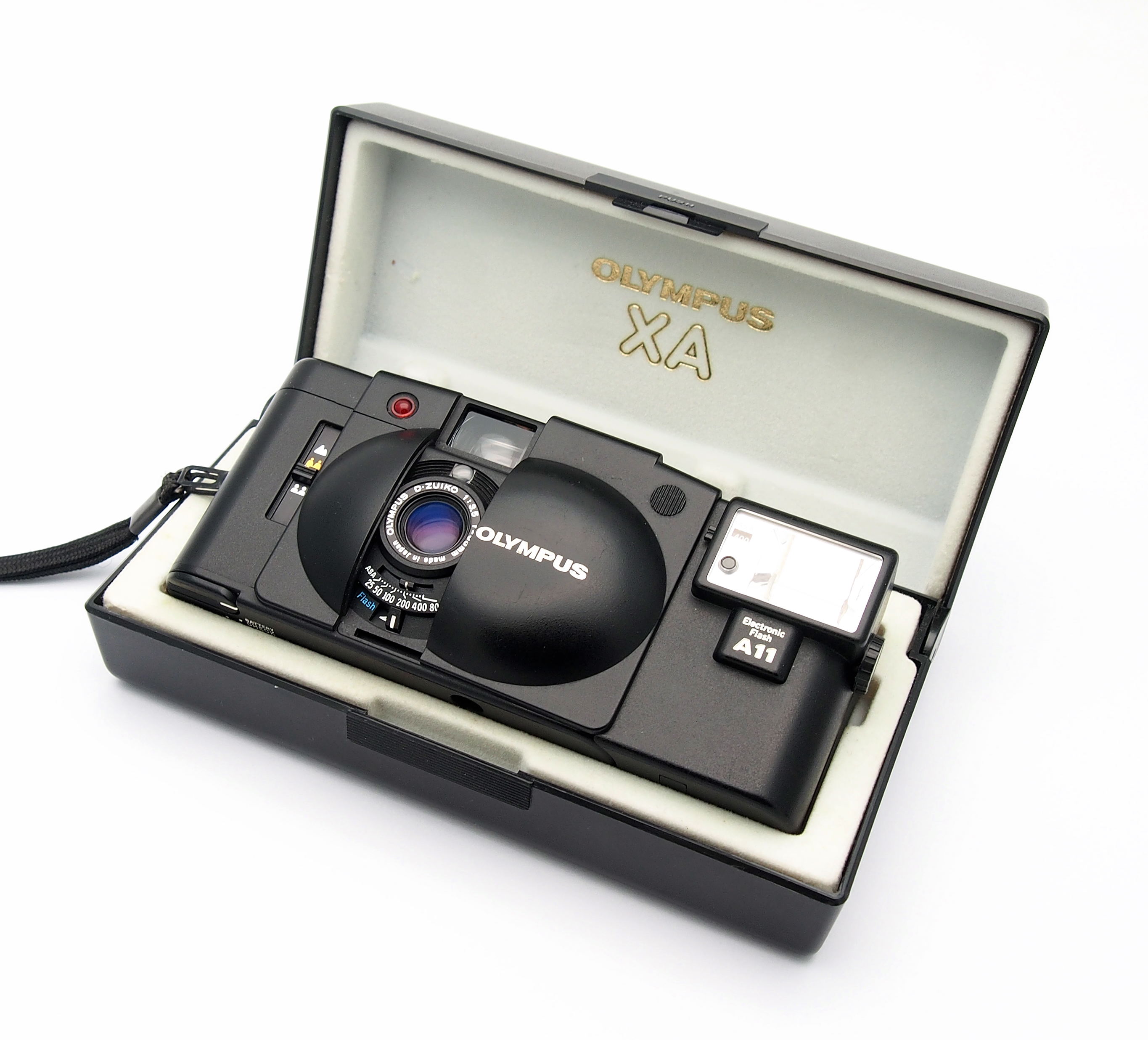 Olympus XA2 35mm Camera + A11, Mint-, Cased #11114