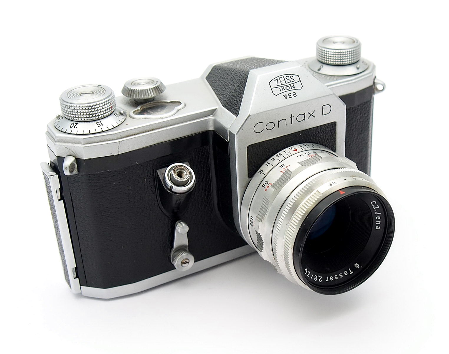 Contax D 35mm SLR with Zeiss 50mm F2.8 Tessar Lens #10317