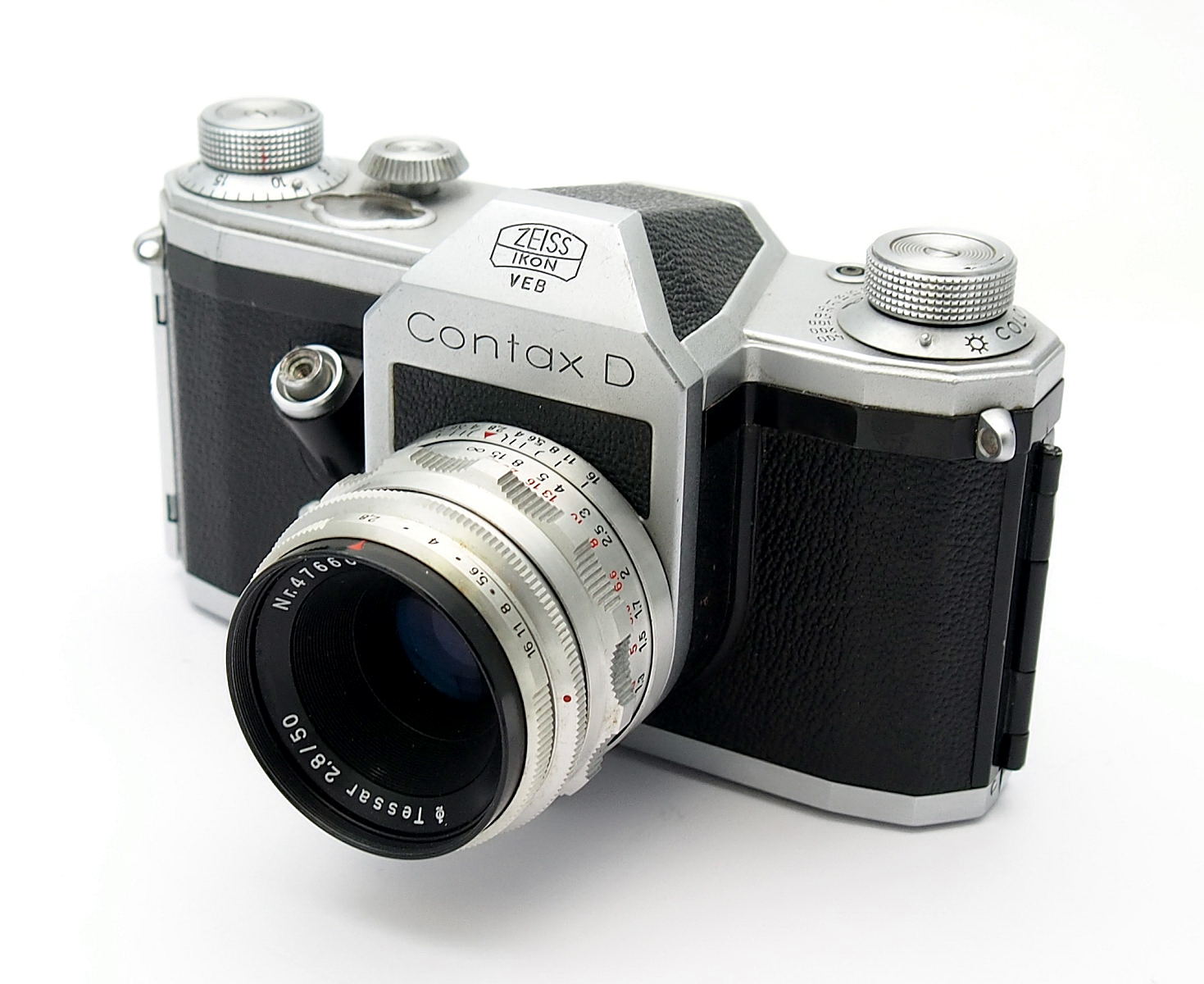 Contax D 35mm SLR with Zeiss 50mm F2.8 Tessar Lens #10317